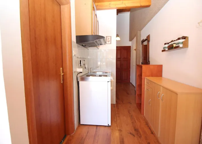 Grandi 1 Baška